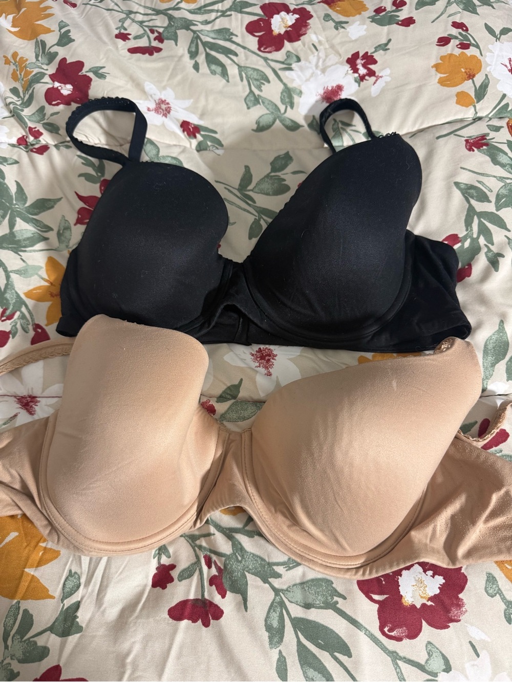 Victoria's Secret Black and Nude Smooth Molded T-Shirt Bras Duo